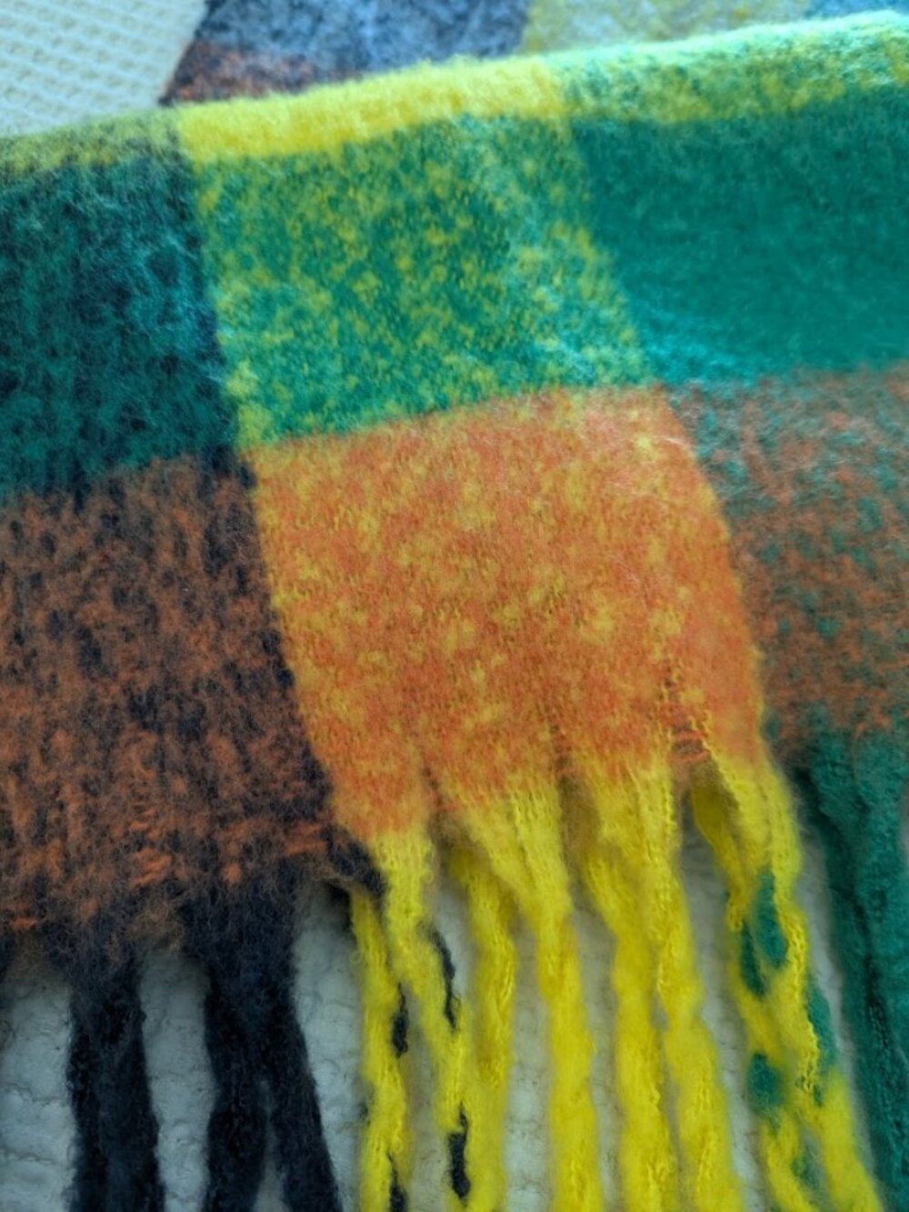 Plaid Scarf Multicolor Fuzzy Fringe Oversized Le31 Par Simons Y2K - Picture 4 of 7